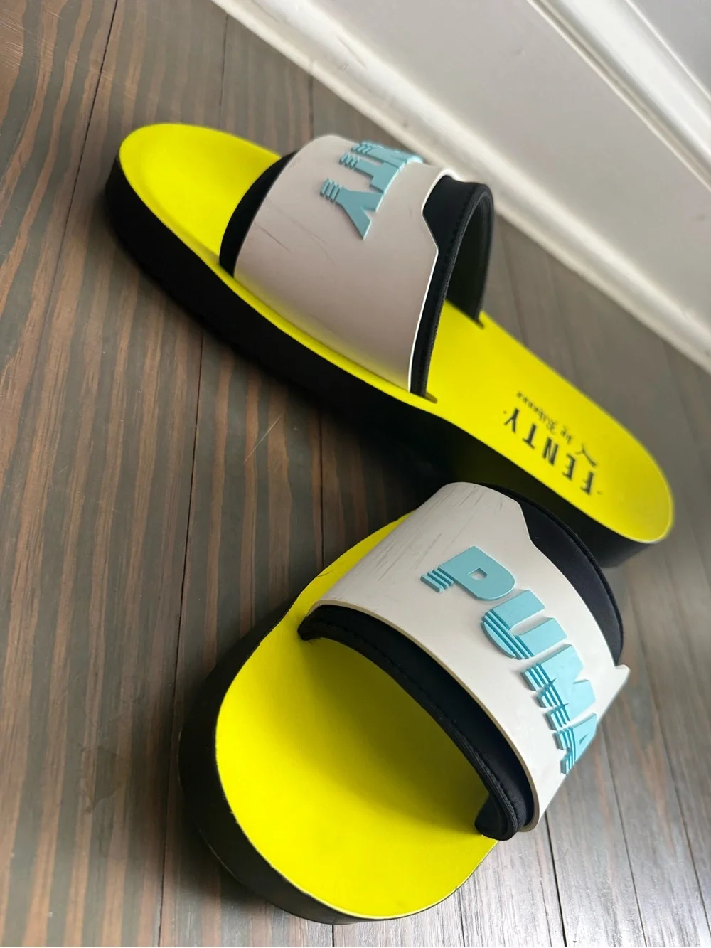PUMA Fenty Slides - Picture 3 of 4